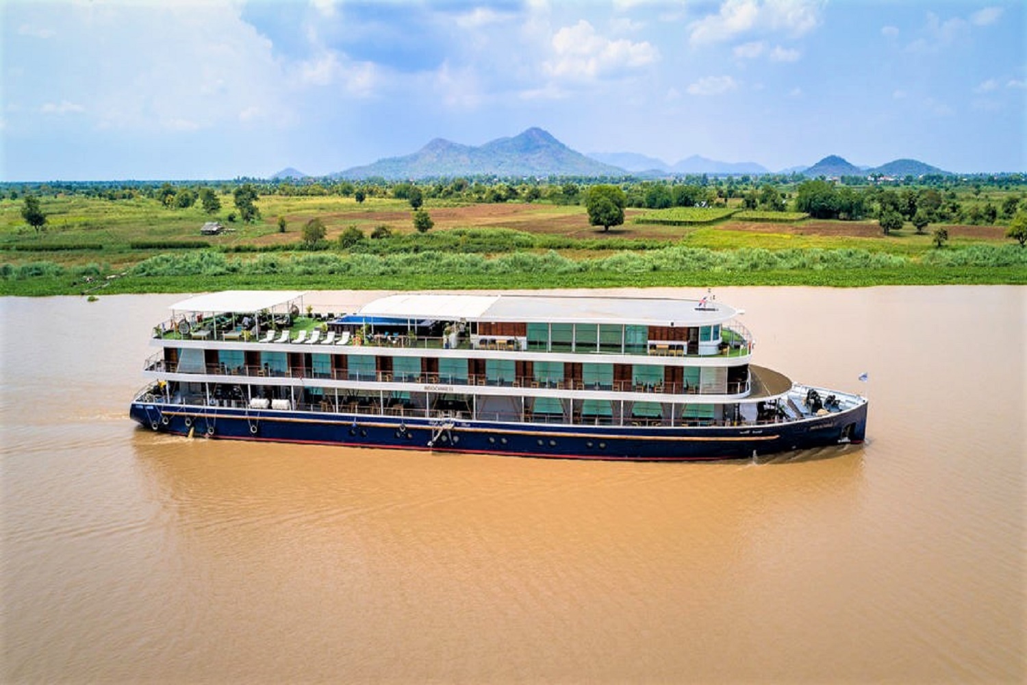 Upstream journey: Ho Chi Minh City - Mekong Delta - Siem Reap (port-to-port cruise)
